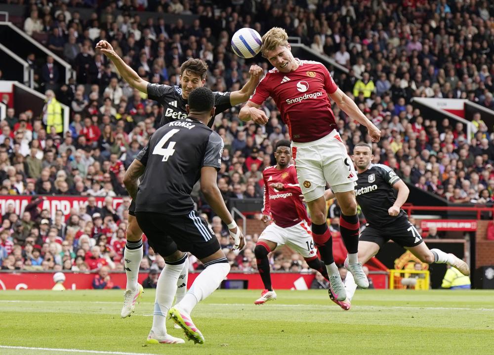 迪乌夫：过去我从没踢过右路，但只要能帮助球队我都愿意去做